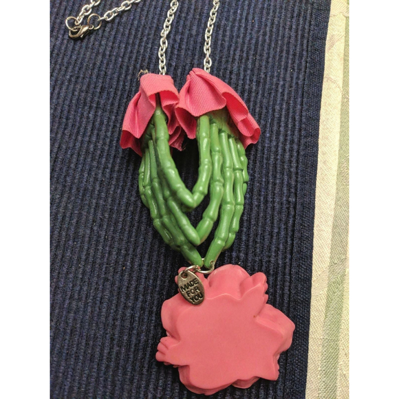 Zombie Skeleton hand Necklace Emo Mallcore Goth handmade - Picture 11 of 17